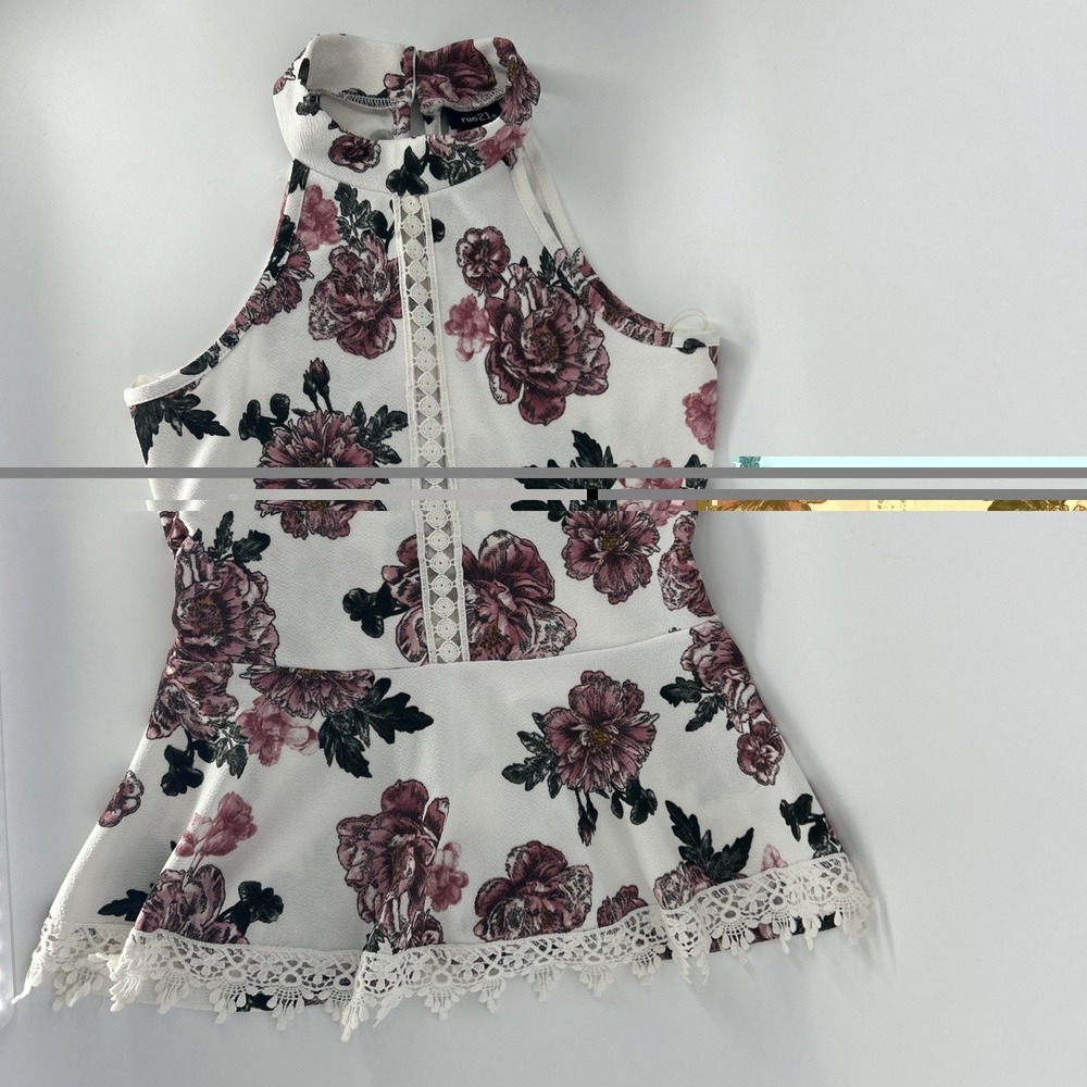 NWT Halter Top Women's Medium White Floral Fairycore Feminine Cold Shoulder